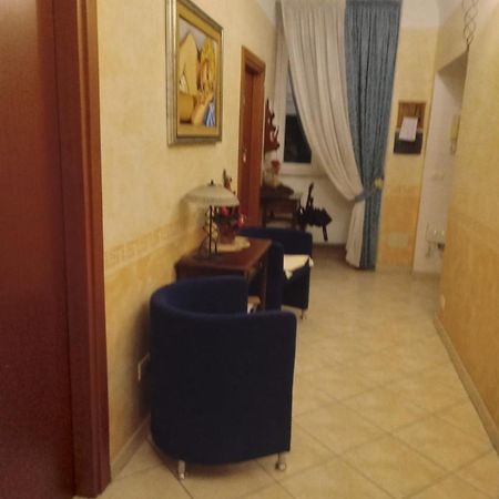B&B Al Corso ตาร์กวิเนีย ภายนอก รูปภาพ