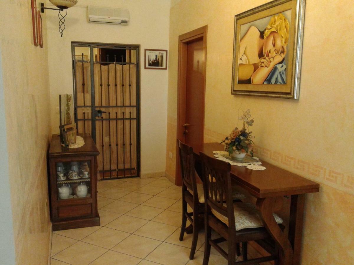 B&B Al Corso ตาร์กวิเนีย ภายนอก รูปภาพ